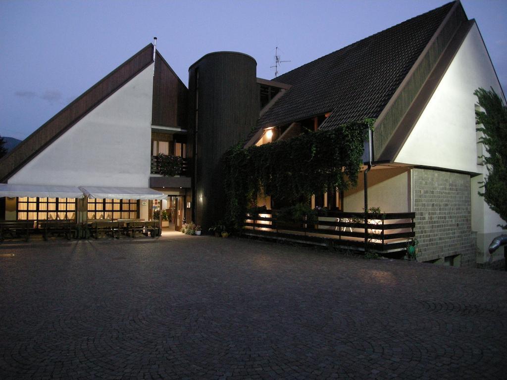 צ'מברה Hotel Europa Cembra מראה חיצוני תמונה
